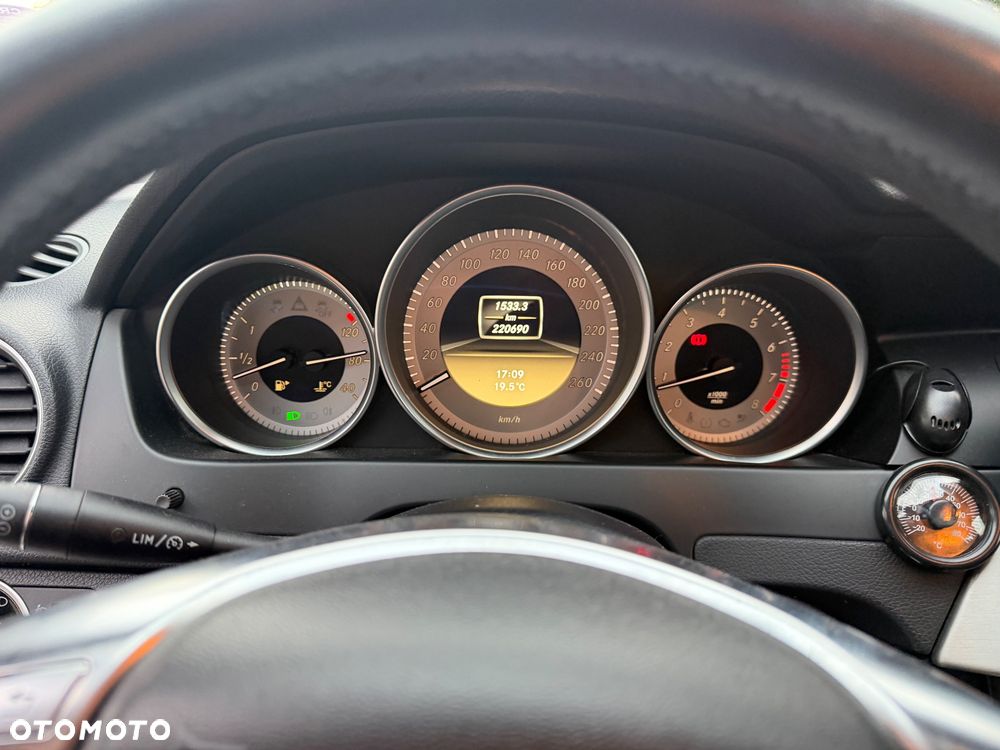 Mercedes-Benz Klasa C 180 BlueEFFICIENCY Avantgarde - 14