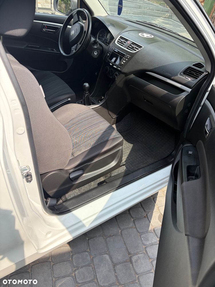 Suzuki Swift - 8