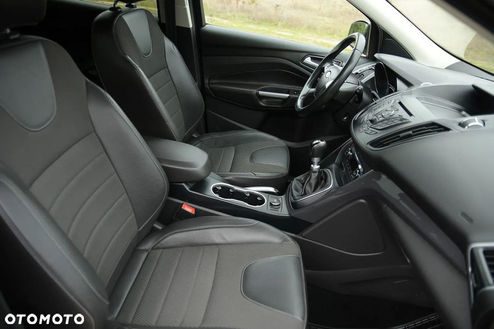 Ford Kuga 2.0 TDCi 4x4 Titanium - 21