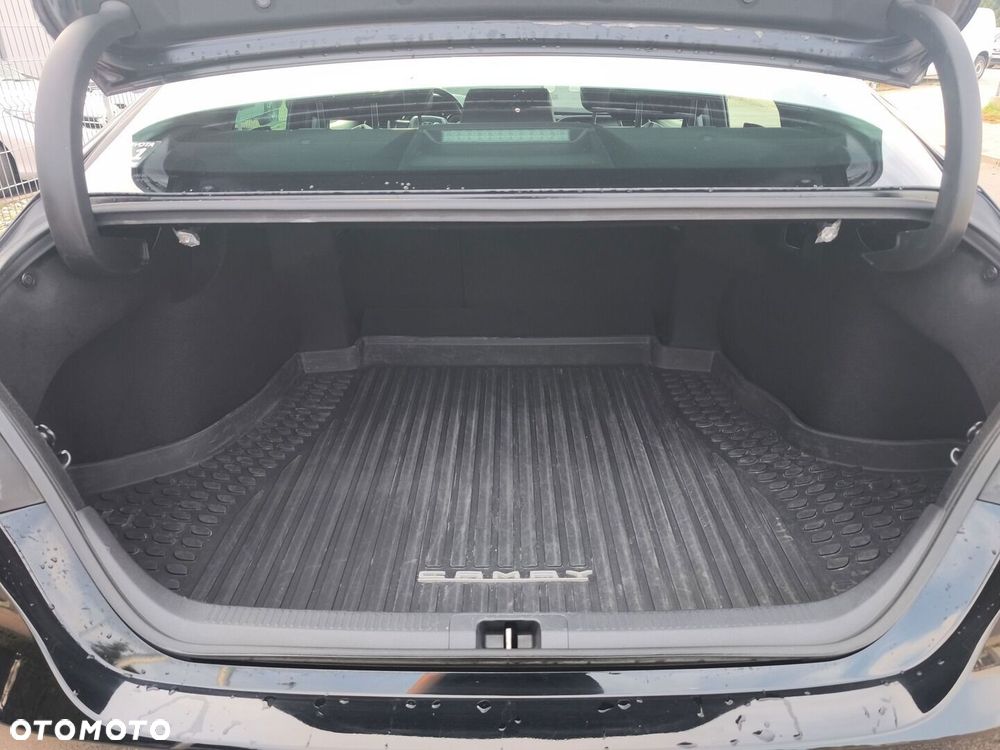 Toyota Camry 2.5 Hybrid Executive CVT - 12