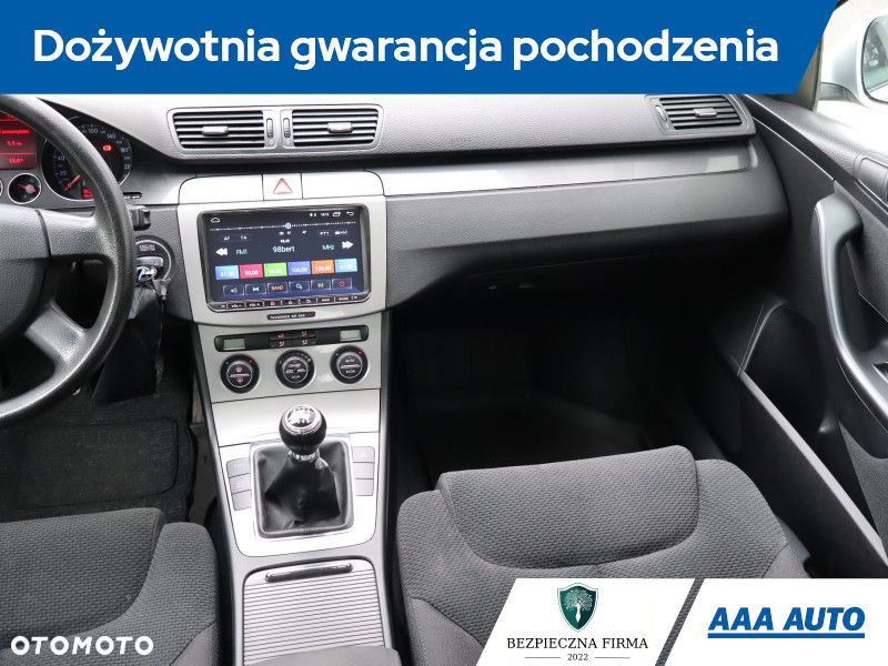 Volkswagen Passat - 9