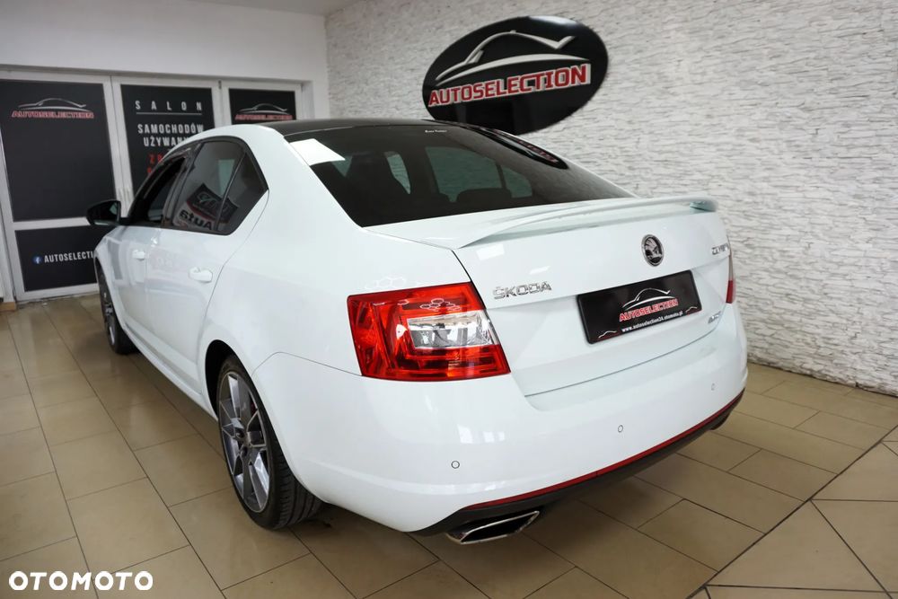 Skoda Octavia 2.0 TDI DSG RS - 11