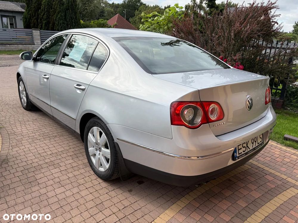 Volkswagen Passat 1.9 TDI Comfortline - 4