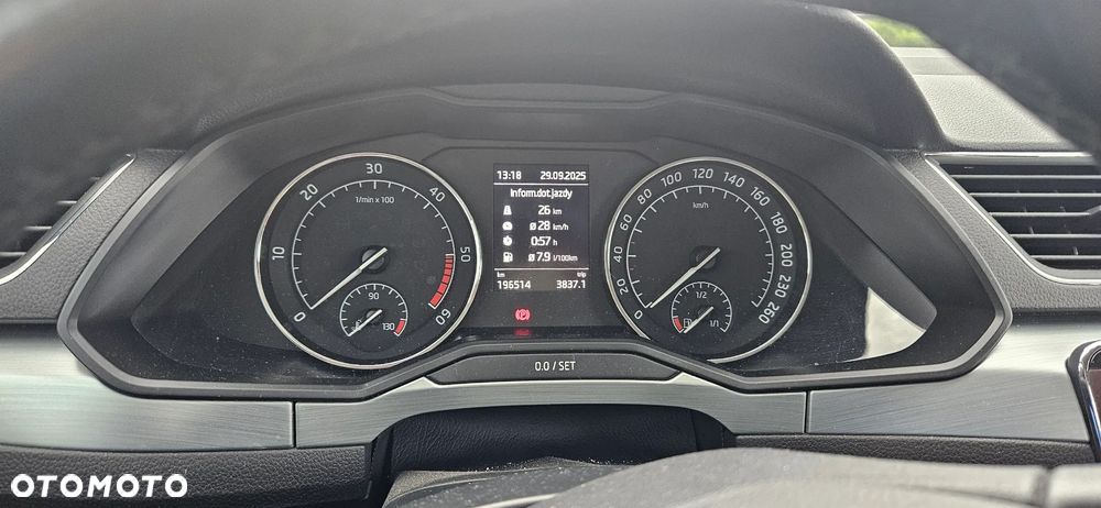 Skoda Superb 2.0 TDI SCR Ambition DSG - 9
