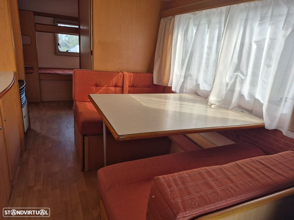 Sky Capuchine FIAT DUCATO 2.8 JTD  - SKY - 7 LUGARES - 6 DORMIDAS - 12