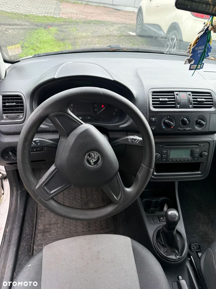 Skoda Fabia 1.6 TDI DPF Active Plus - 10