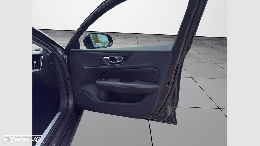 Volvo V60 2.0 T6 AWD TE Plus Dark - 19