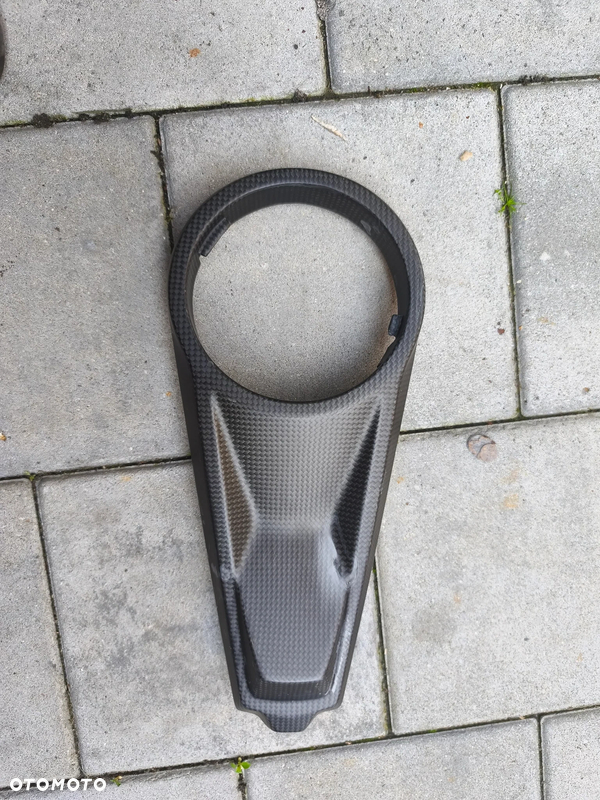 Carbonowa osłona stacyjki KTM 1290 Super Duke GT 19-24