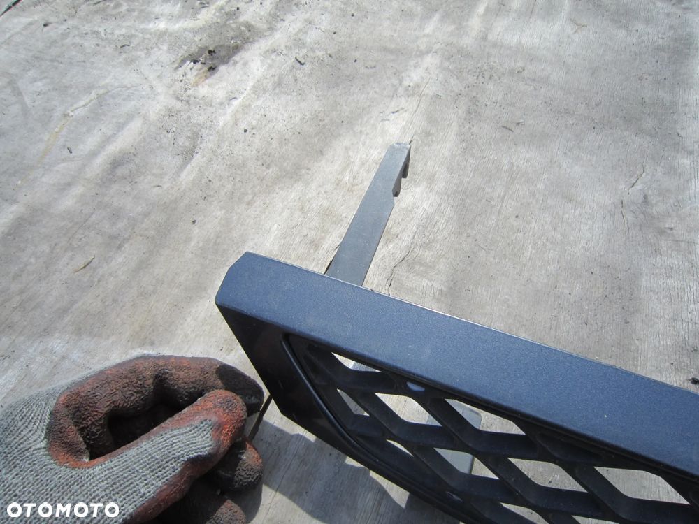 Grill atrapa chłodnicy Ford Focus Mk.1 Lift K1 - 2