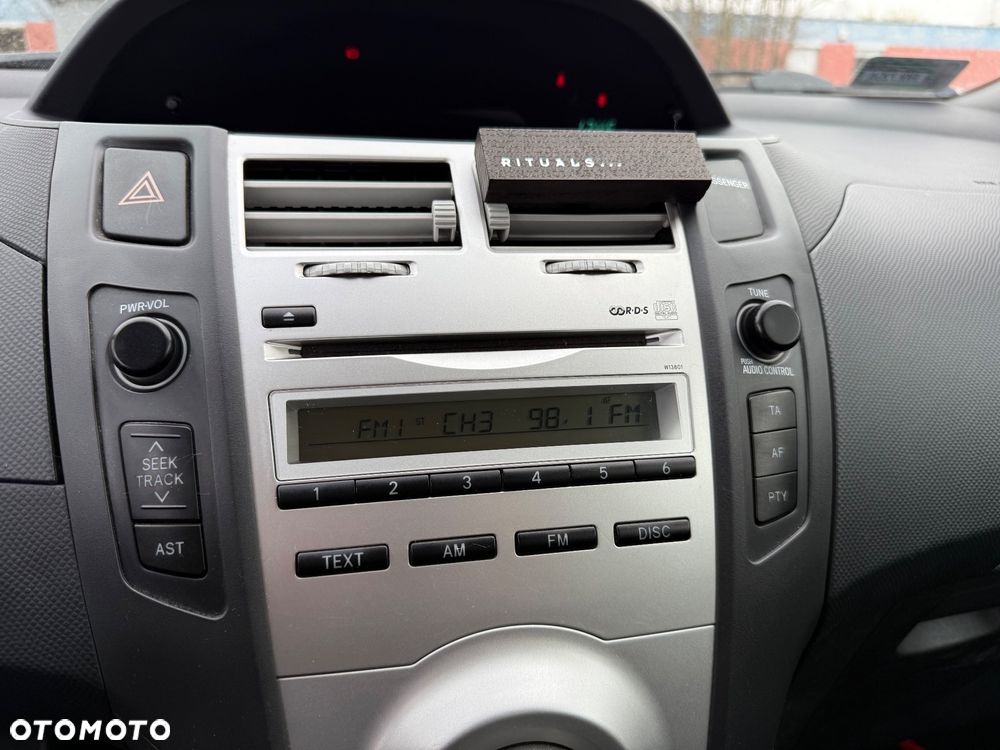 Toyota Yaris 1.3 Luna A/C - 18