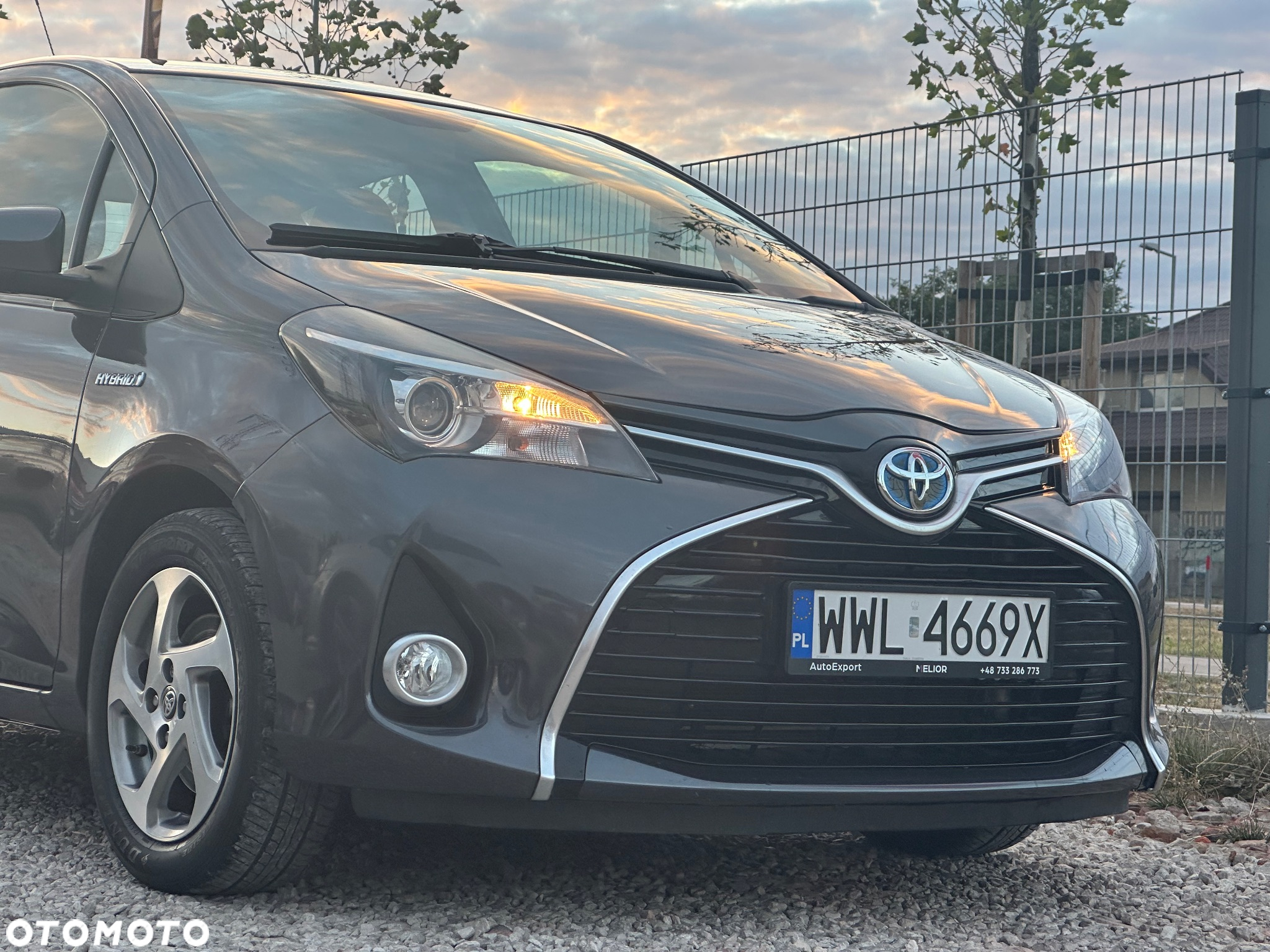Toyota Yaris Hybrid 1.5 VVT-i - 19