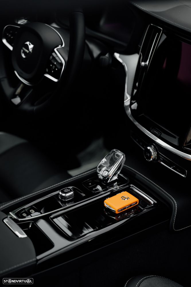 Volvo S60 T8 Recharge AWD Polestar Engineered - 17