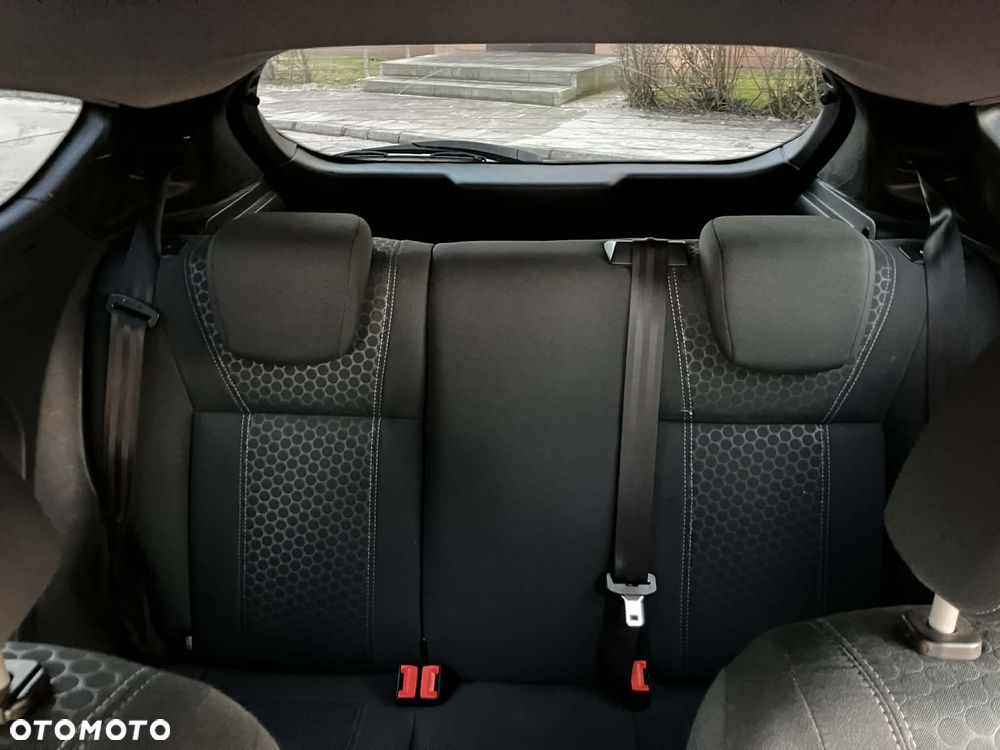 Ford Fiesta 1.4 Ghia - 21