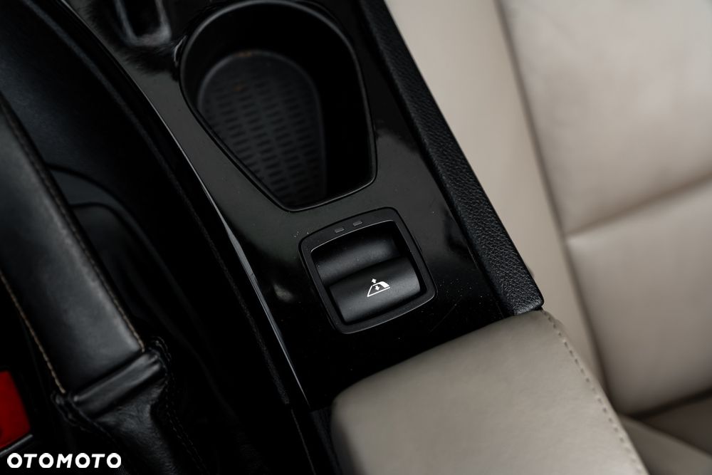 BMW Seria 3 320i Edition Exclusive - 34