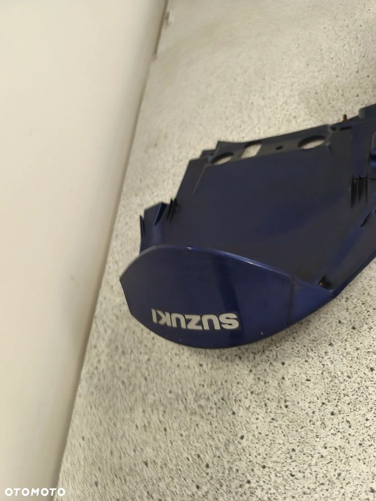 Owiewka, osłona, bok, boczek, zadupek ogon, łącznik zadupka Suzuki Burgman 125 - 18