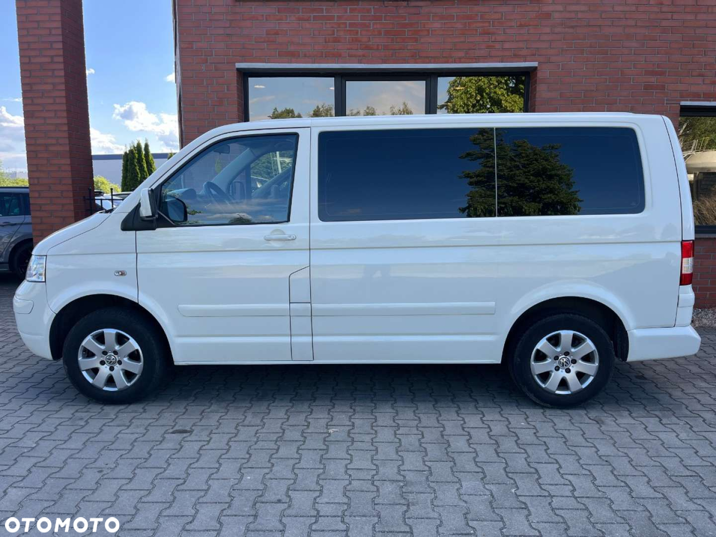 Volkswagen Caravelle - 19