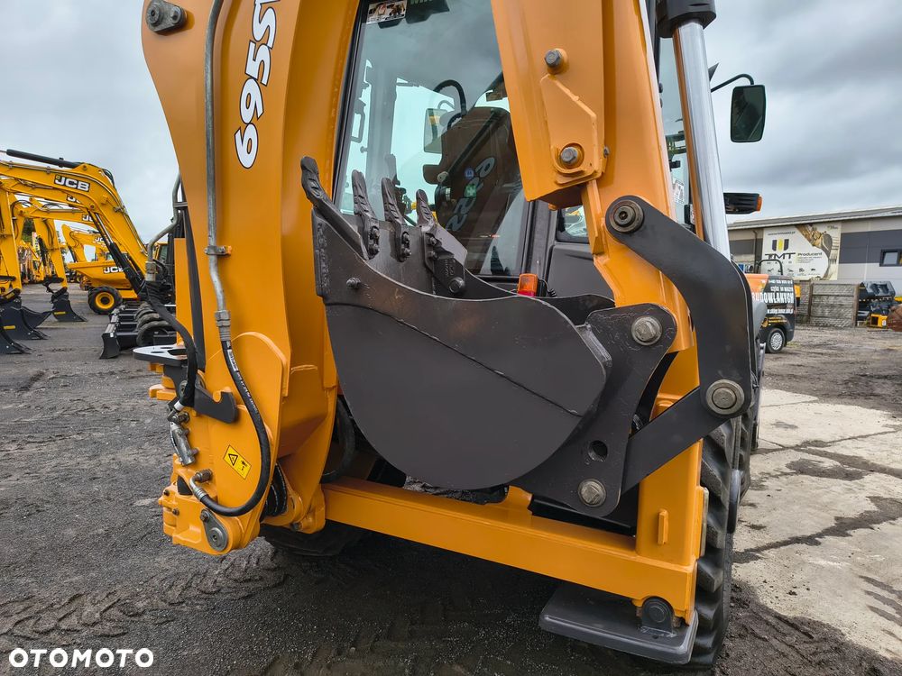 Case 695 SV 2023R - 10