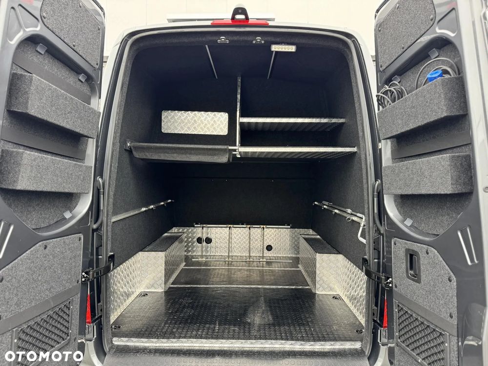 Mercedes-Benz Sprinter - 20