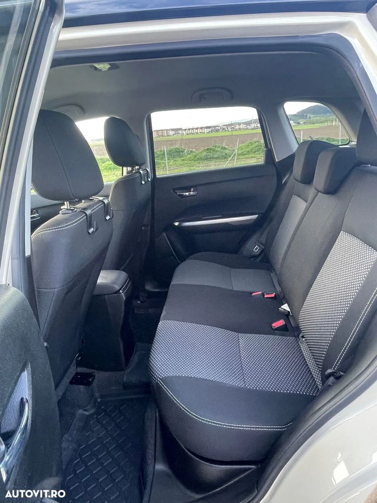 Suzuki Vitara 1.4 Boosterjet MHEV Passion - 17