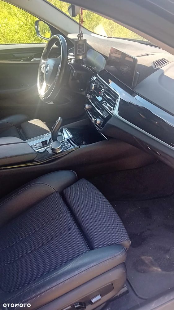 BMW Seria 5 525d Sport Line - 13