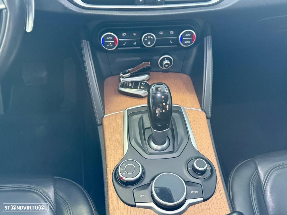Alfa Romeo Stelvio 2.2 D Super AT8 - 11