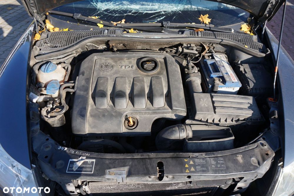 SKODA OCTAVIA II 1Z3 LIFT LB LIFTBACK 2009 LF8J 9153 1.9 TDI BXE 105KM JCR SZARY na części - 9