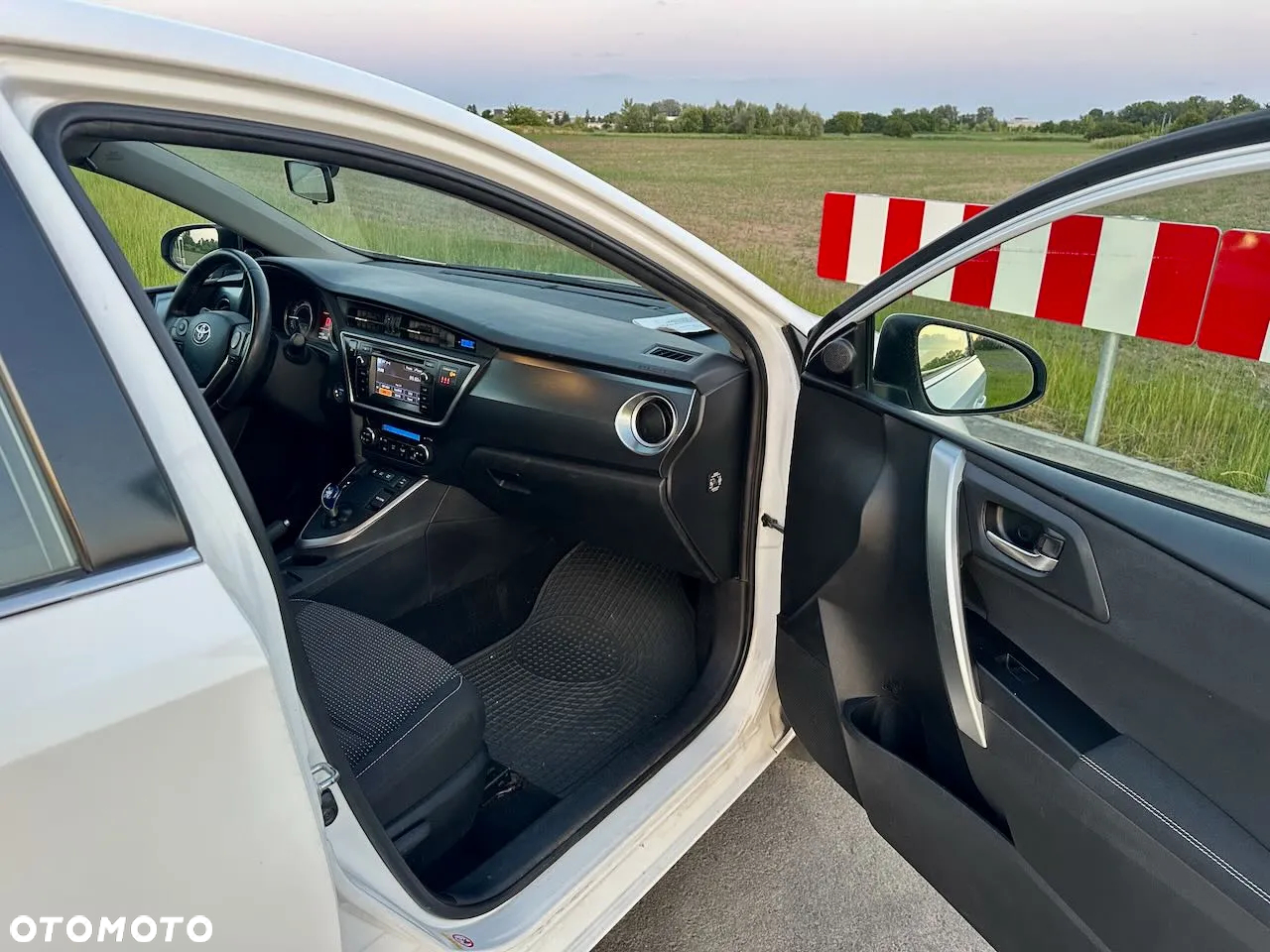 Toyota Auris Hybrid 135 Premium - 20