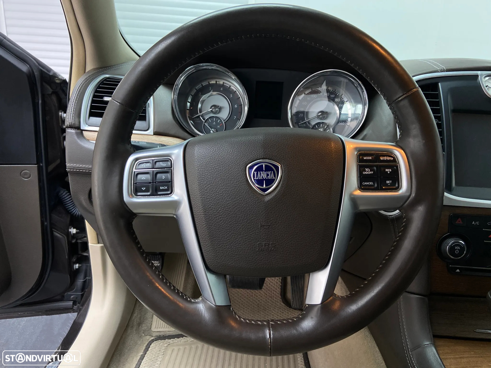 Lancia Thema 3.0 V6 M-Jet Executive - 14