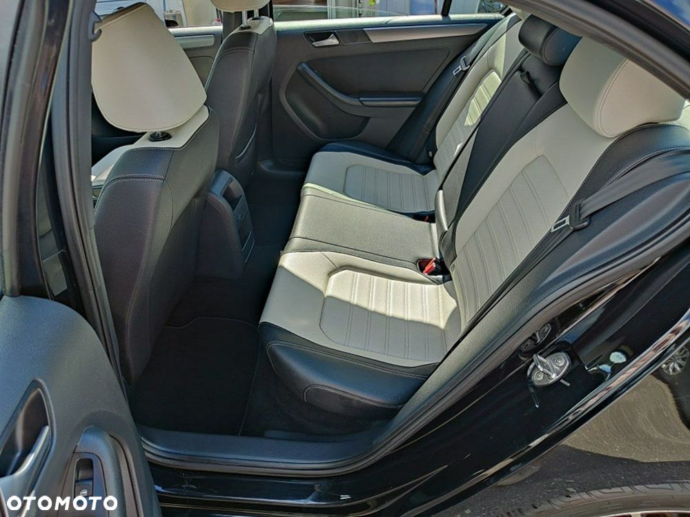 Volkswagen Jetta 1.8T SE - 30