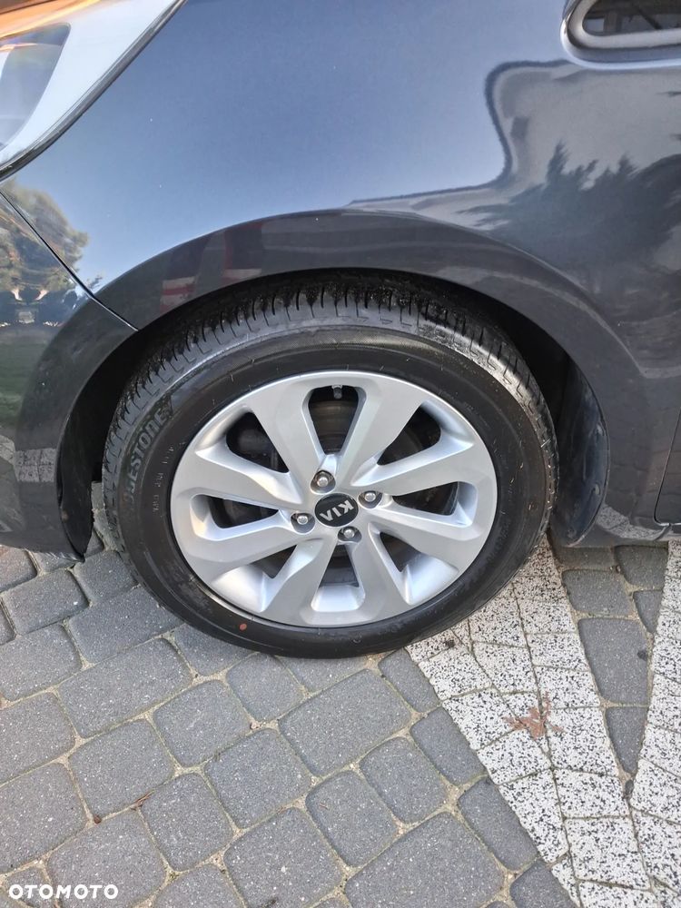 Kia Rio - 10