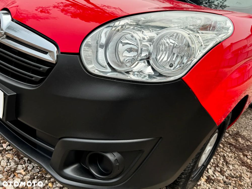 Opel COMBO - 19