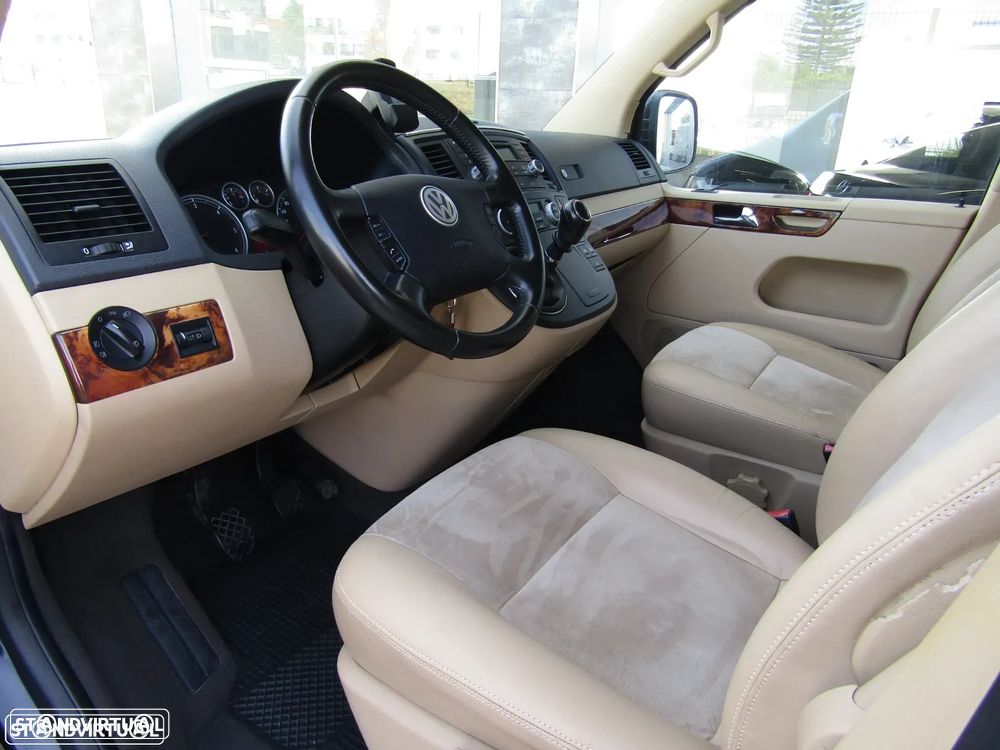 VW Multivan 2.5 TDi Highline - 13
