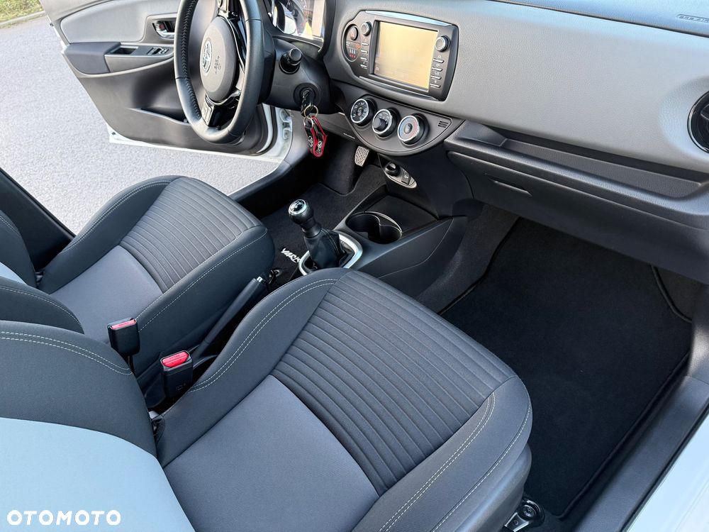 Toyota Yaris 1.0 Premium - 10
