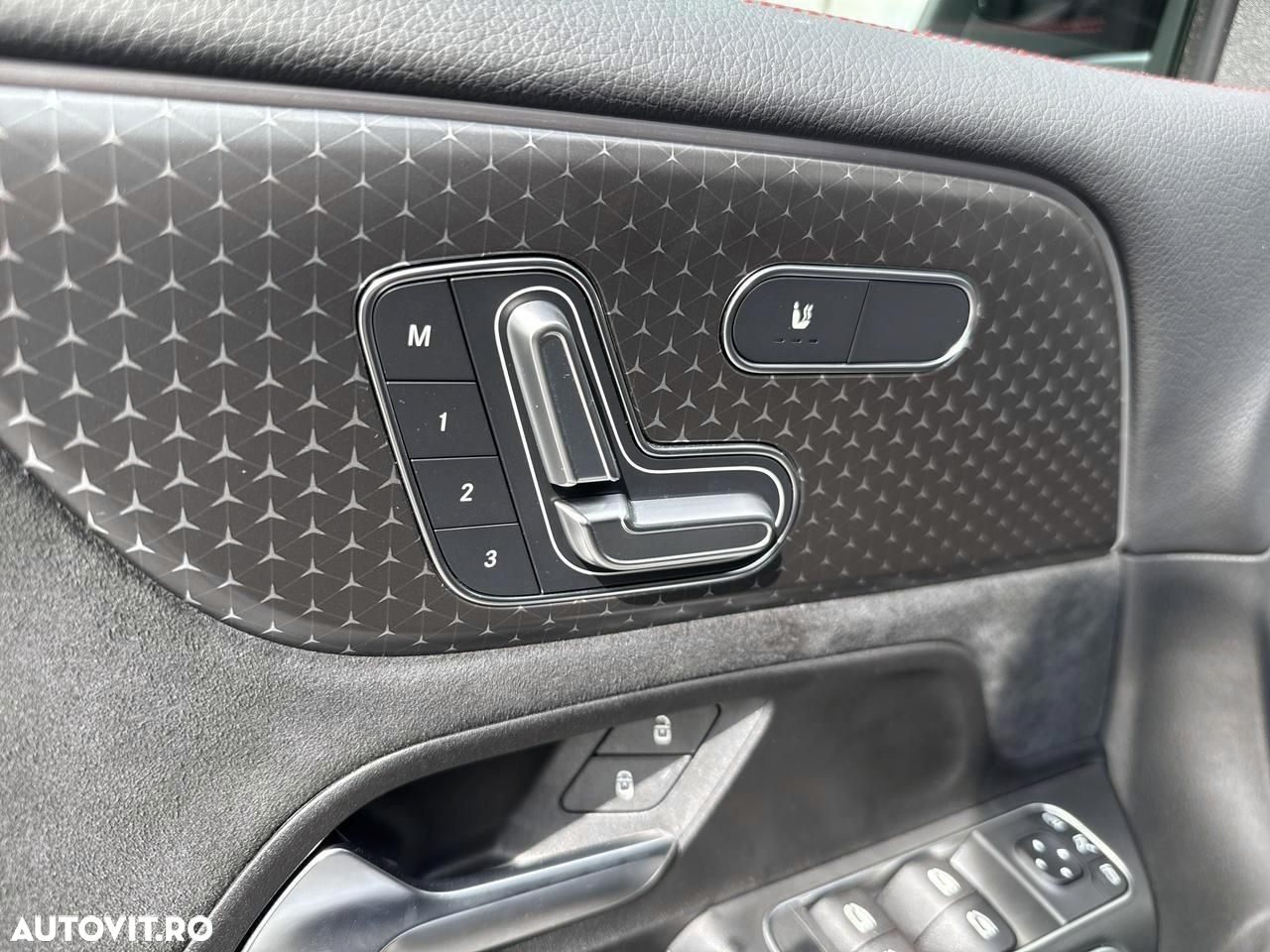 Mercedes-Benz GLB - 15