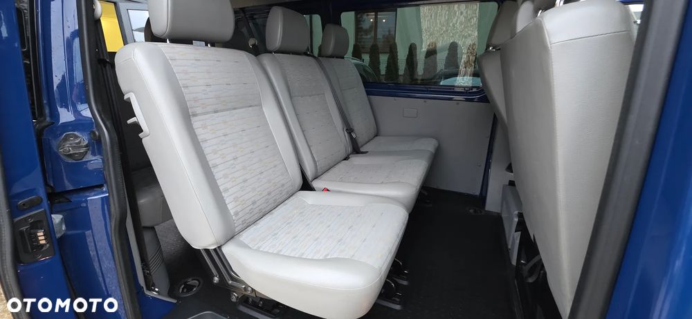 Volkswagen Caravelle - 7