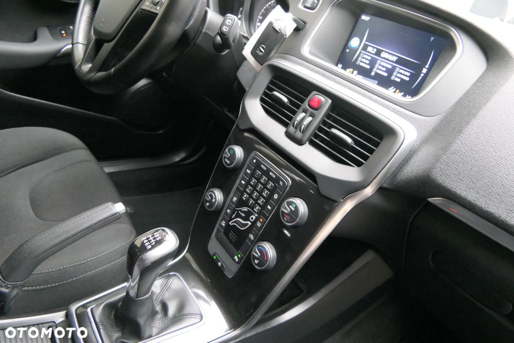 Volvo V40 T2 Drive-E Momentum - 23