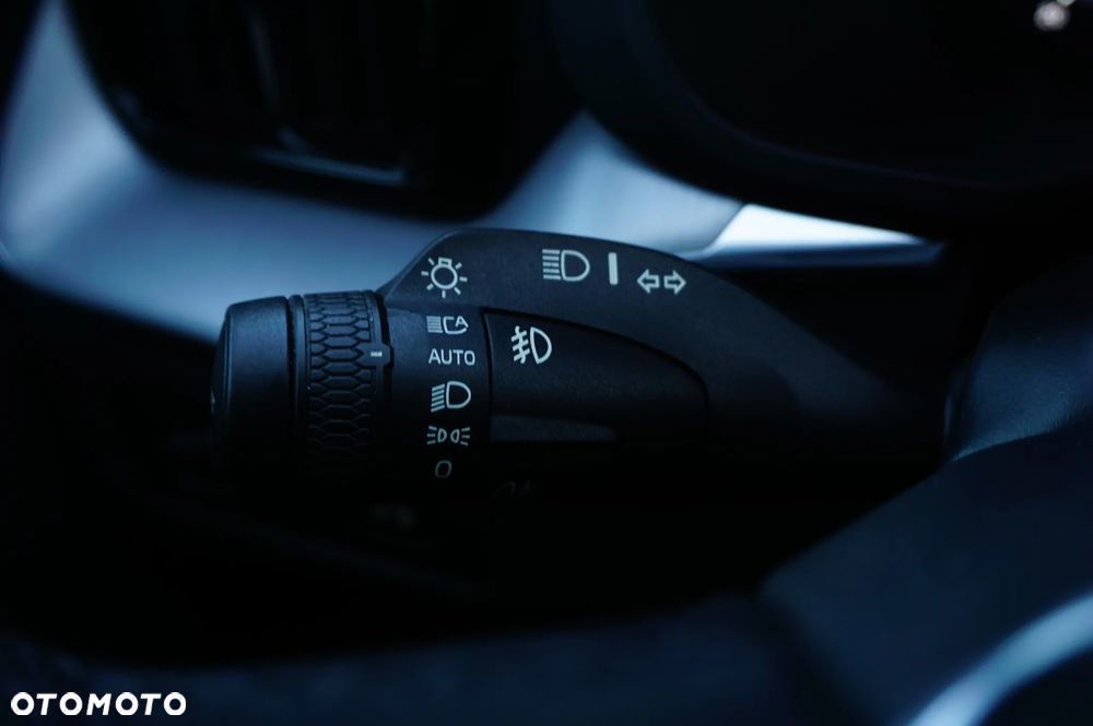 Volvo XC 60 B5 B AWD Momentum Pro - 37