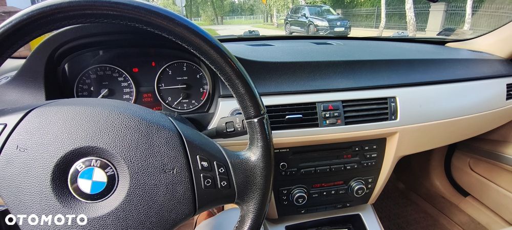 BMW Seria 3 318d - 9
