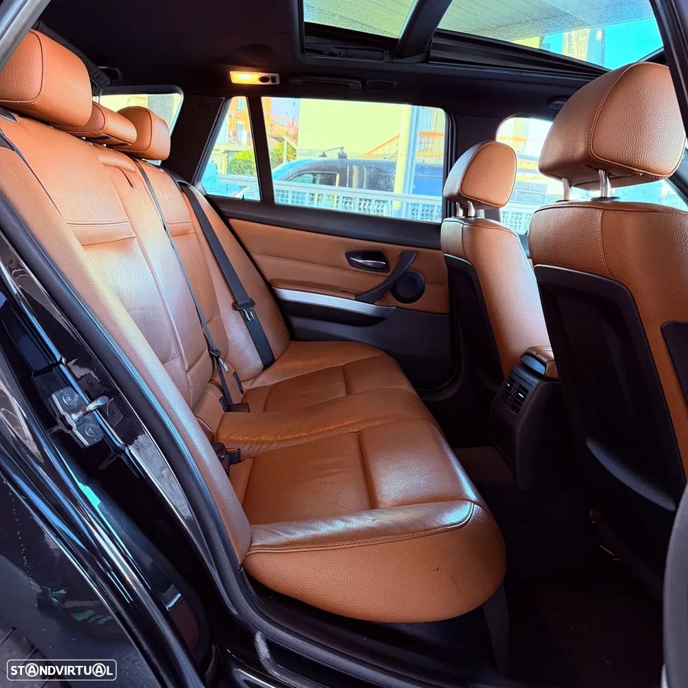 BMW 320 d Pack M - 23