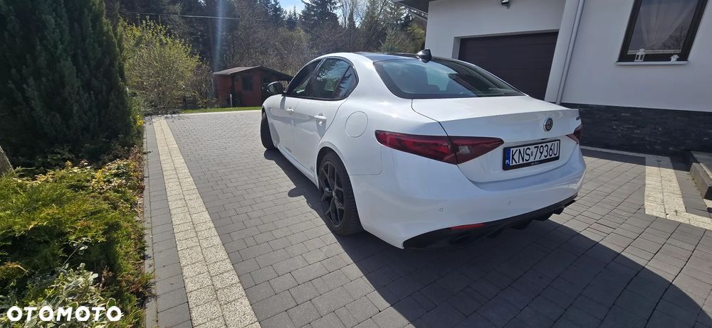 Alfa Romeo Giulia - 5