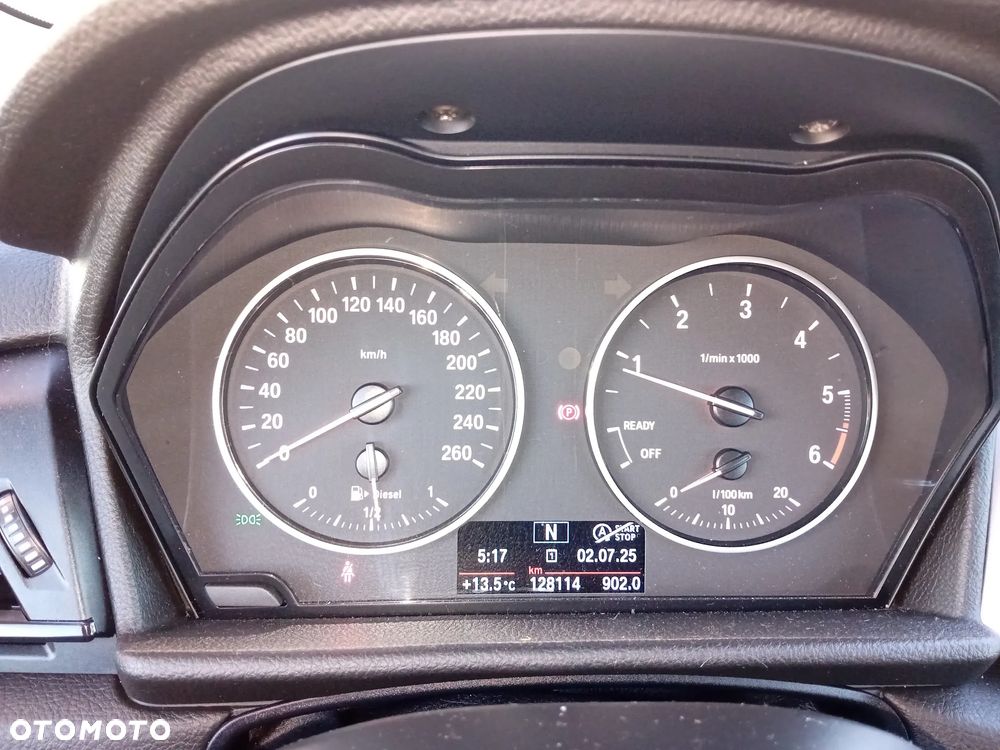 BMW Seria 2 218d - 15