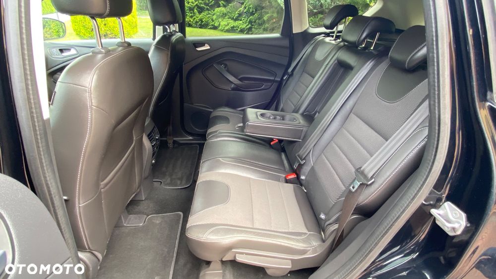 Ford Kuga 2.0 TDCi 2x4 Titanium - 16