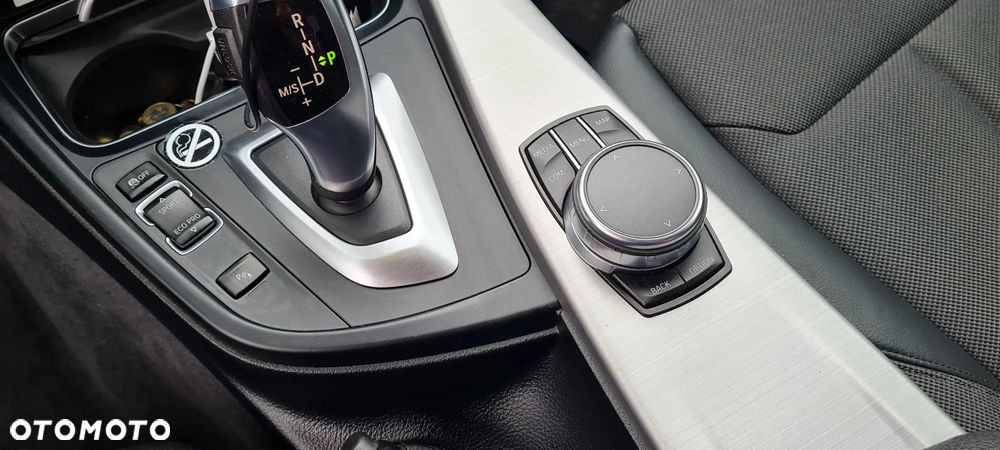 BMW Seria 3 320d Sport Line Sport - 10