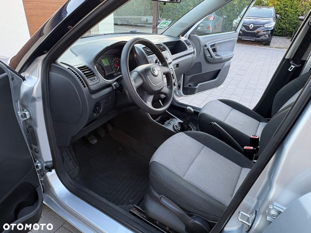 Skoda Fabia 1.2 HTP Ambiente - 17