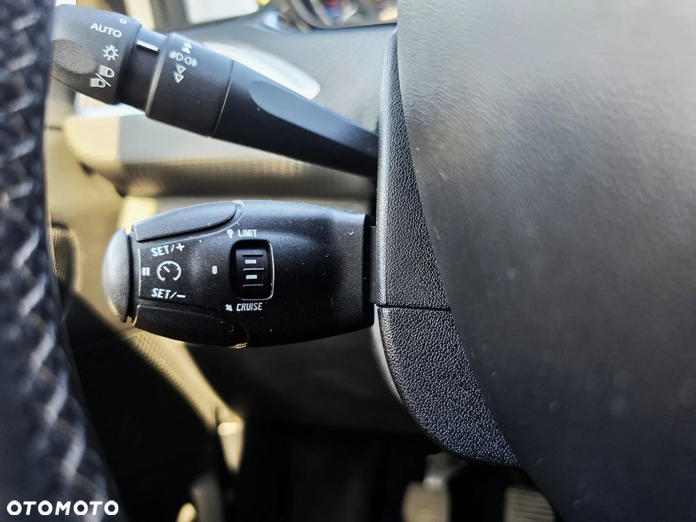 Peugeot 2008 1.6 VTi Allure - 24