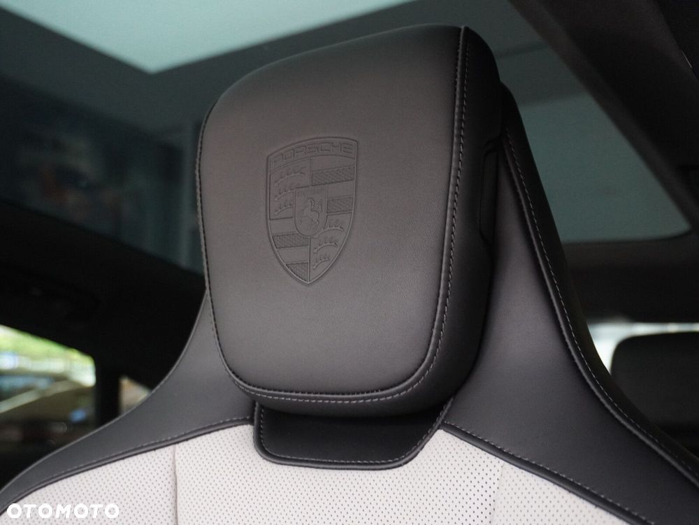 Porsche Taycan 105kWh 4 - 24