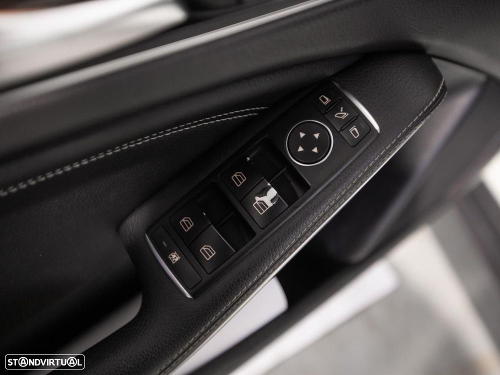 Mercedes-Benz GLA 200 - 23