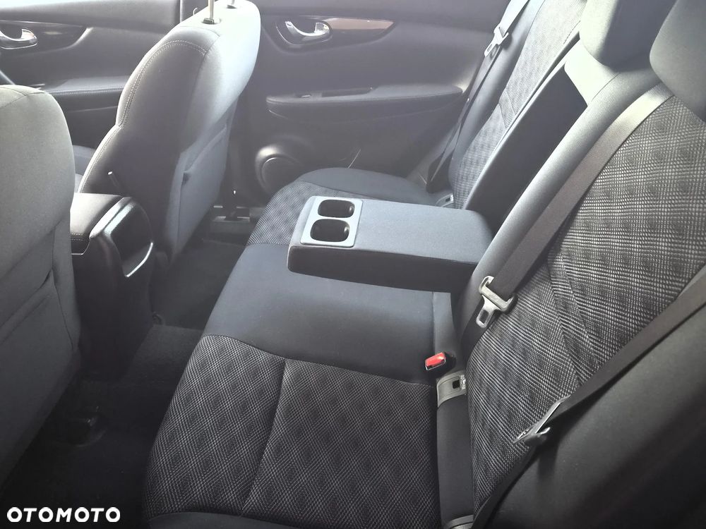 Nissan Qashqai 1.6 DCi Xtronic N-Connecta - 10