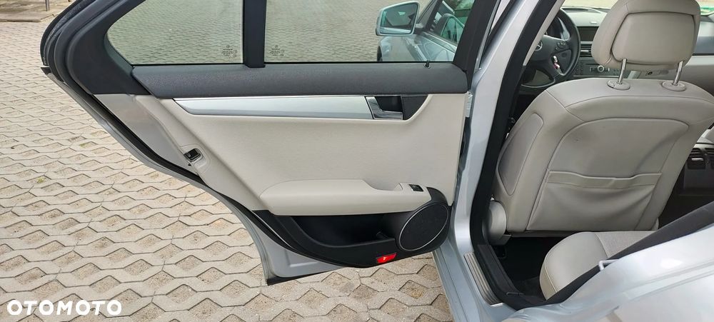 Mercedes-Benz Klasa C - 33