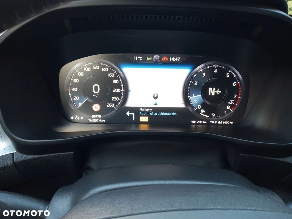 Volvo XC 40 T3 Momentum Pro - 20